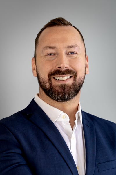 Thomas Rosqvist_grey bg-1